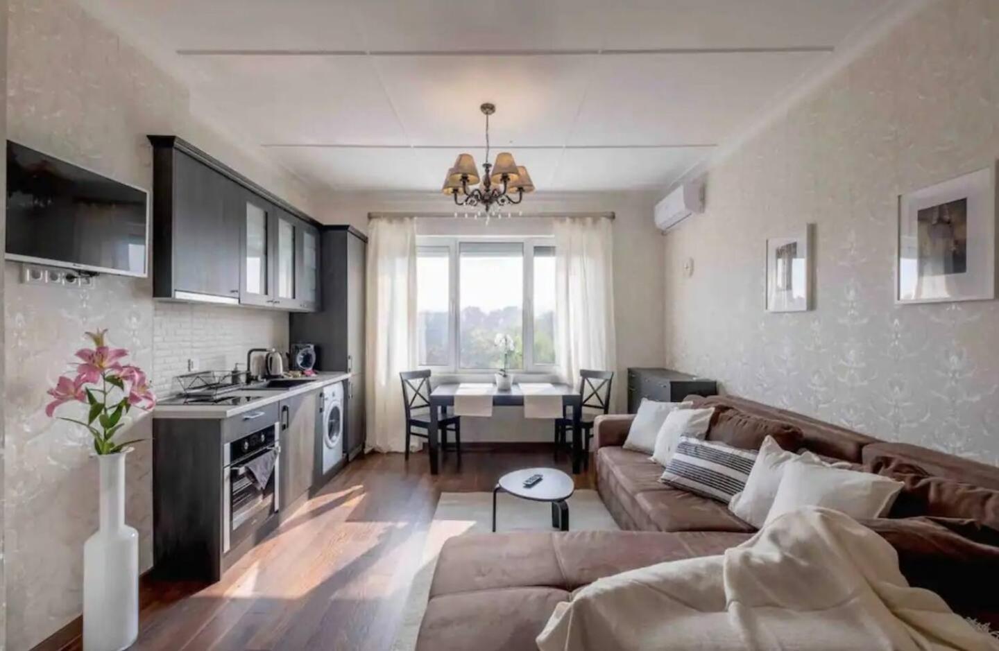 Amazing Location In The Center For 8 Holiday home Sofia